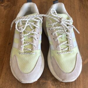 Kids Adidas Mint Green and White Athletic Shoes size 4